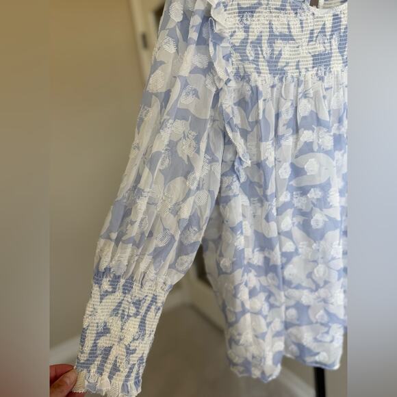 Joie Jamila Silk Blend White Blue Floral Sheer Textures Blouse Womens Size Large - Picture 4 of 11